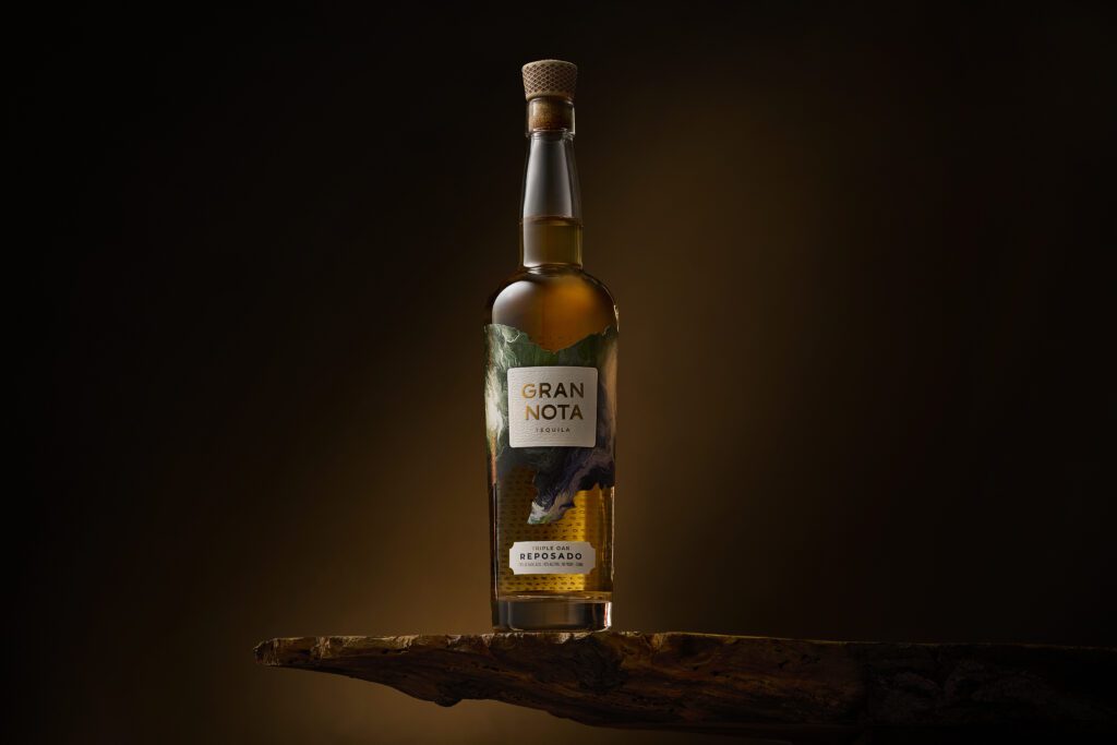 Gran Nota with dark background