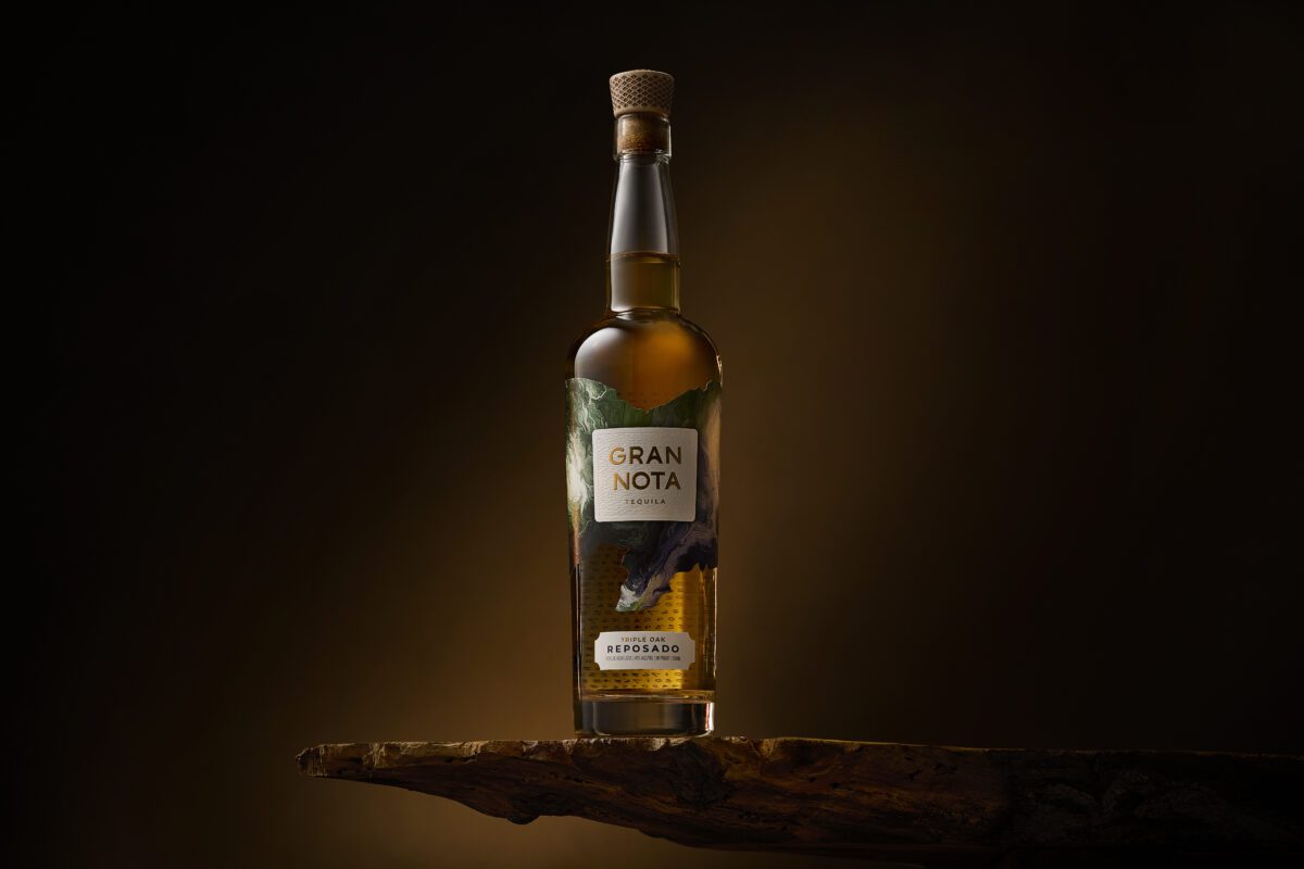 Gran Nota with dark background